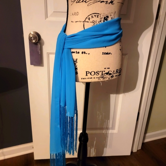 Sky-blue Fringed Wrap Shawl - Picture 4 of 9